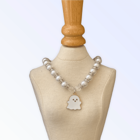 My Fa-BOO-Lous Pearl Ghost Necklace (Sie: Small, Color: White)