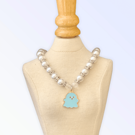 My Fa-BOO-Lous Pearl Ghost Necklace (Sie: Small, Color: Blue)