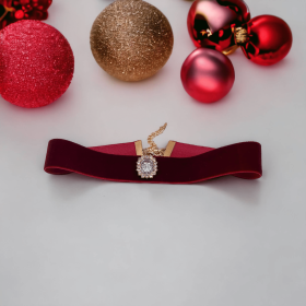 Luxurious Velvet Crystal Dog Collar (Sie: 10")